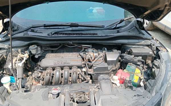 HONDA HRV RU1 1.5 E