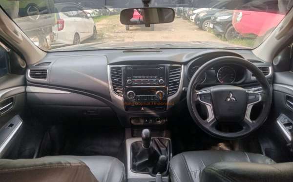 MITSUBISHI PAJERO SPORT 2.5L GLX (4X4)