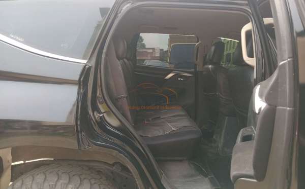 MITSUBISHI PAJERO SPORT 2.5L GLX (4X4)