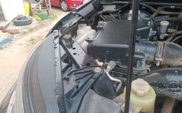 MITSUBISHI PAJERO SPORT 2.5L GLX (4X4)