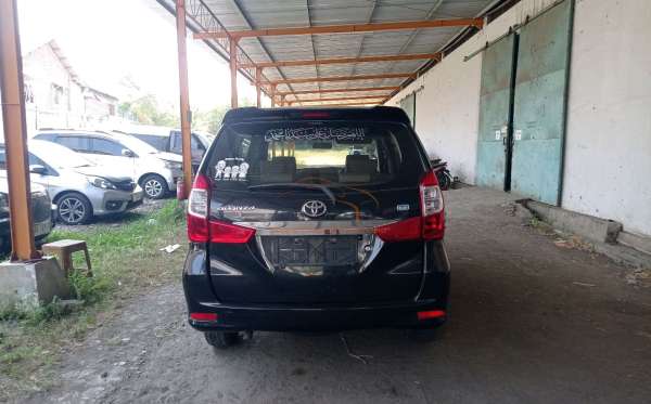 TOYOTA AVANZA