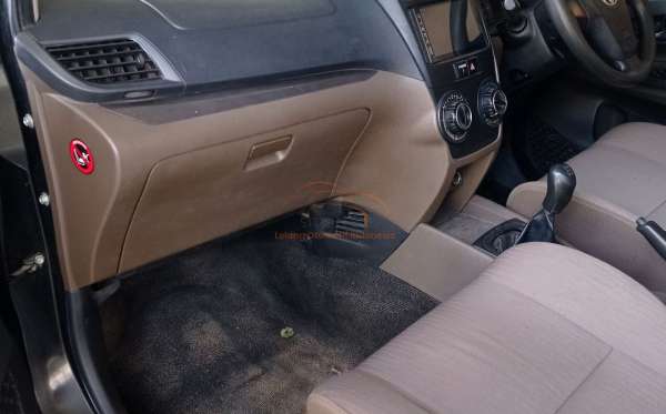 TOYOTA AVANZA