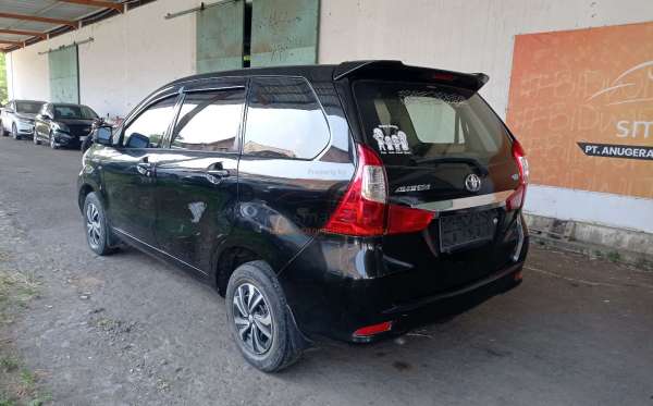 TOYOTA AVANZA