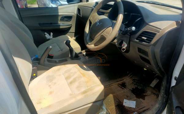 WULING  FORMO  MAX