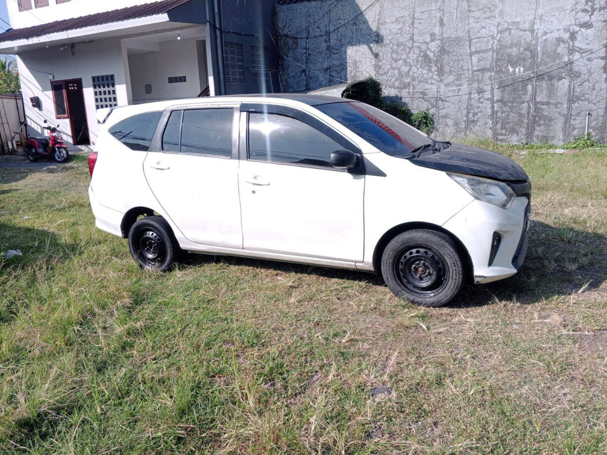 DAIHATSU  SIGRA  1.2 X