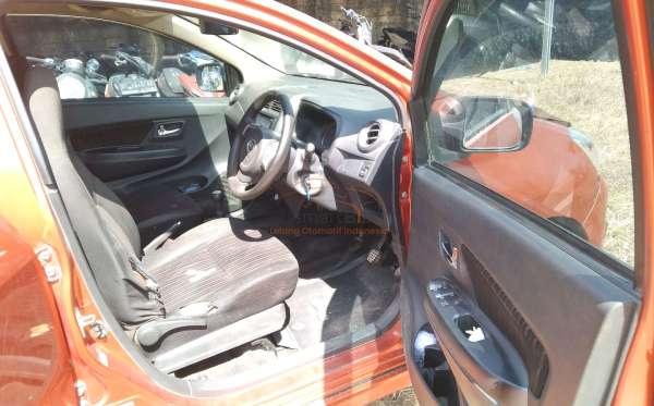 DAIHATSU AYLA 1.2R