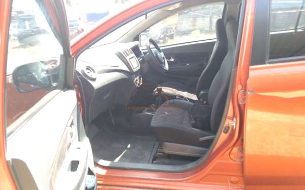 DAIHATSU AYLA 1.2R