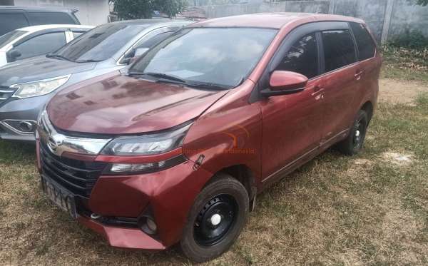 DAIHATSU XENIA 1.3 X