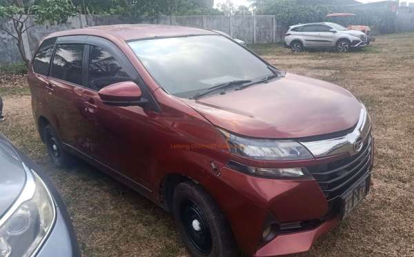 DAIHATSU XENIA 1.3 X