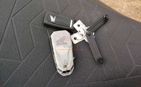 HONDA  PCX 160