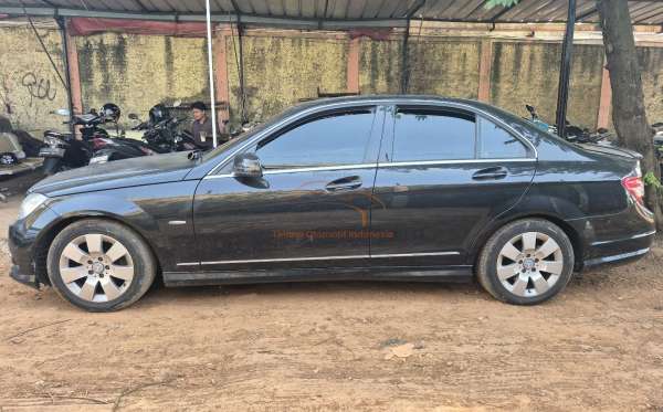 MERCEDES BENZ C250