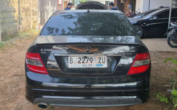 MERCEDES BENZ C250