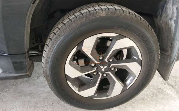 MITSUBISHI PAJERO SPORT 2.4L DAKAR-L (4X2)