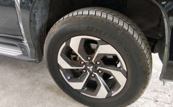 MITSUBISHI PAJERO SPORT 2.4L DAKAR-L (4X2)