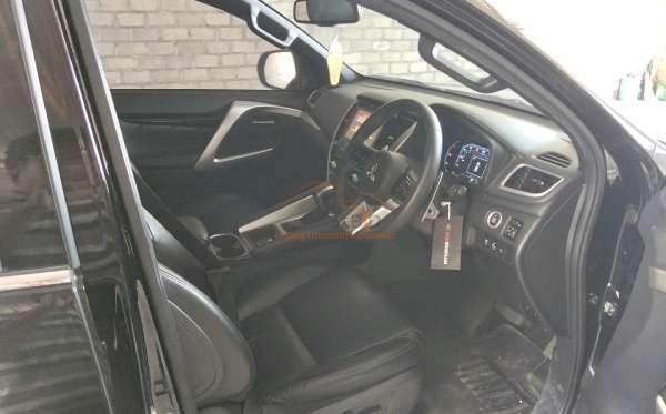 MITSUBISHI PAJERO SPORT 2.4L DAKAR-L (4X2)