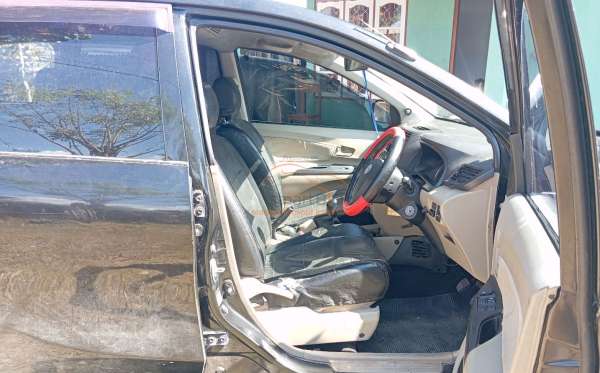 TOYOTA AVANZA 1.3 E