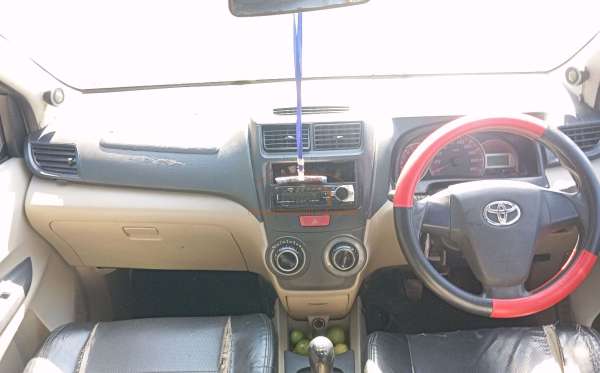 TOYOTA AVANZA 1.3 E