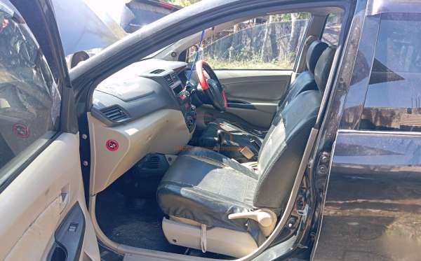 TOYOTA AVANZA 1.3 E