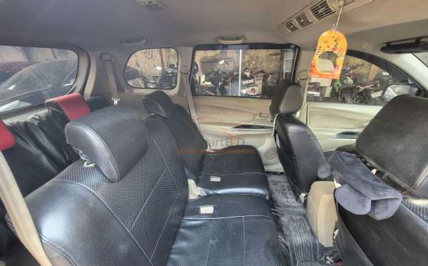 TOYOTA AVANZA G