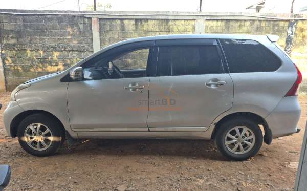 TOYOTA AVANZA G
