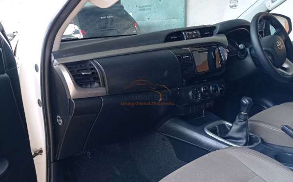 TOYOTA HILUX DOUBLE CABIN