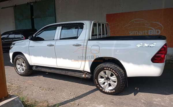 TOYOTA HILUX DOUBLE CABIN