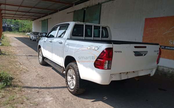 TOYOTA HILUX DOUBLE CABIN
