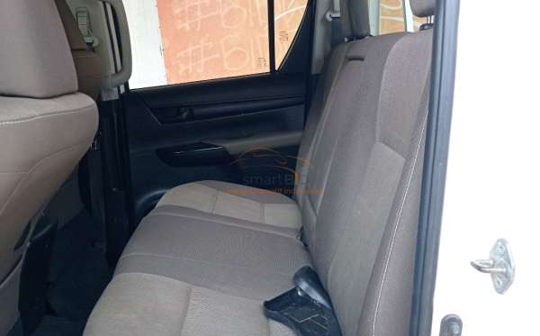 TOYOTA HILUX DOUBLE CABIN