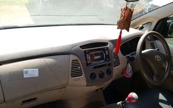 TOYOTA INNOVA G