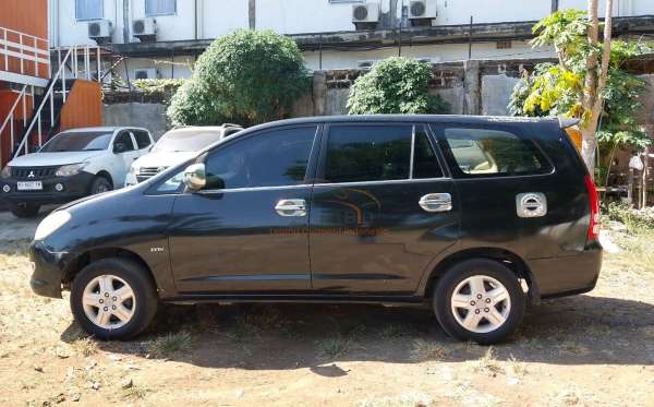 TOYOTA INNOVA G