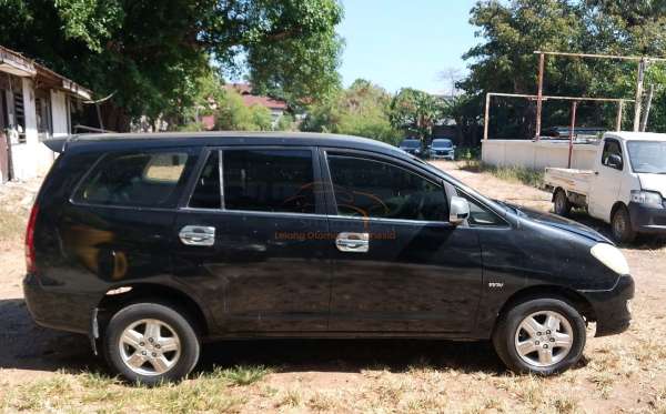 TOYOTA INNOVA G