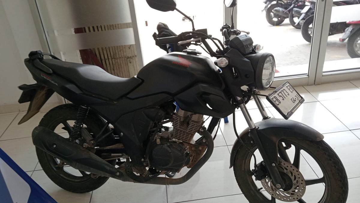 HONDA CB 150 Verza