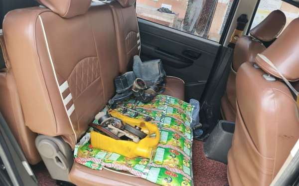 WULING CONFERO 1.5 DB MY (4X2)