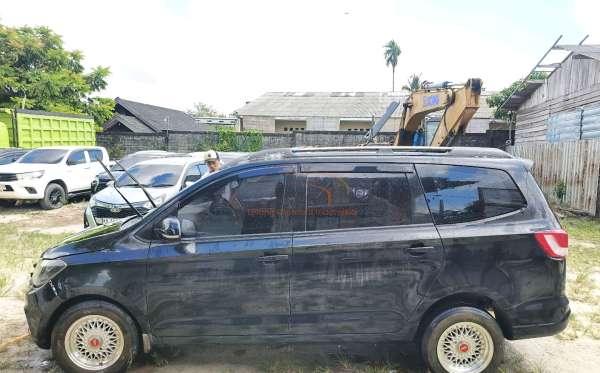 WULING CONFERO 1.5 DB MY (4X2)