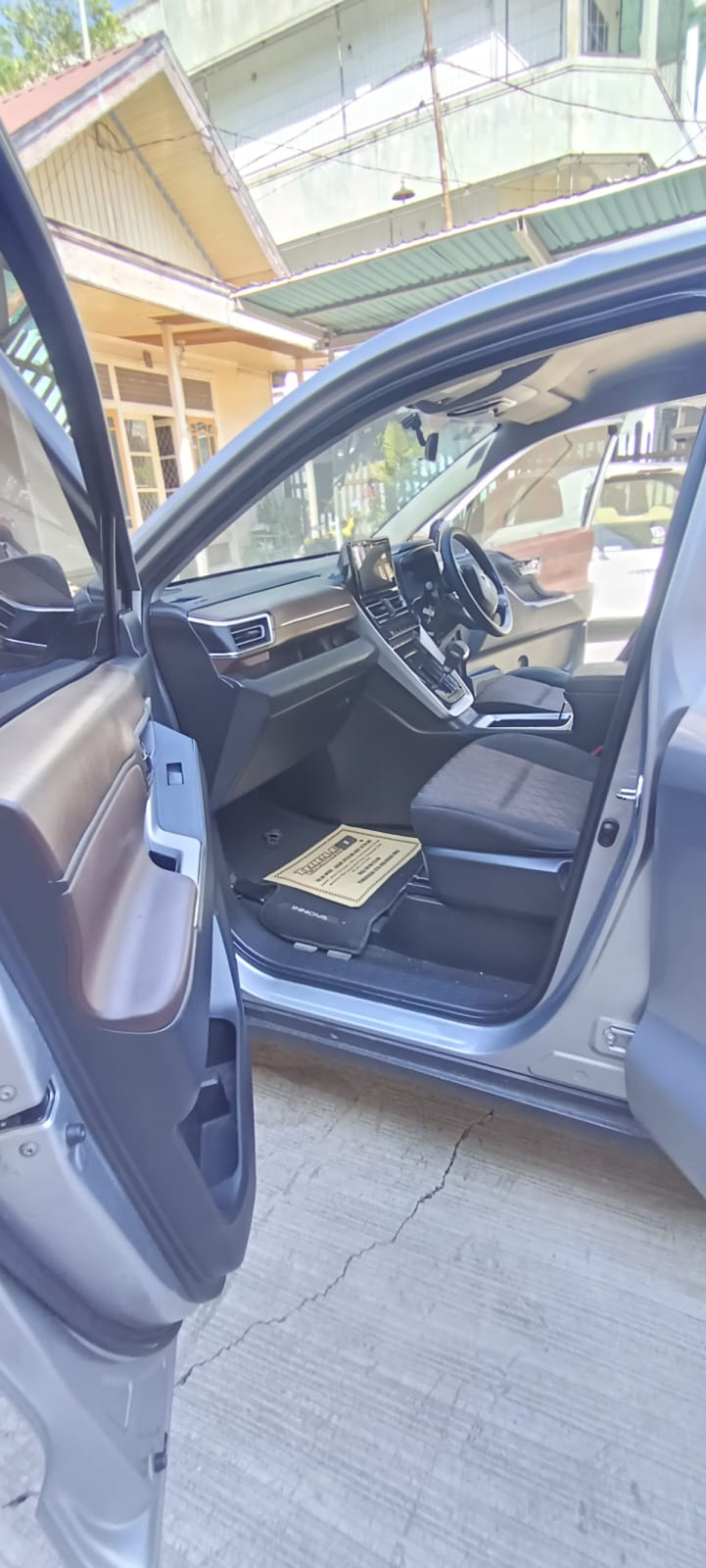 TOYOTA  INNOVA  G