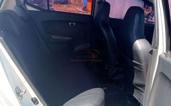 DAIHATSU AYLA 1.0 X