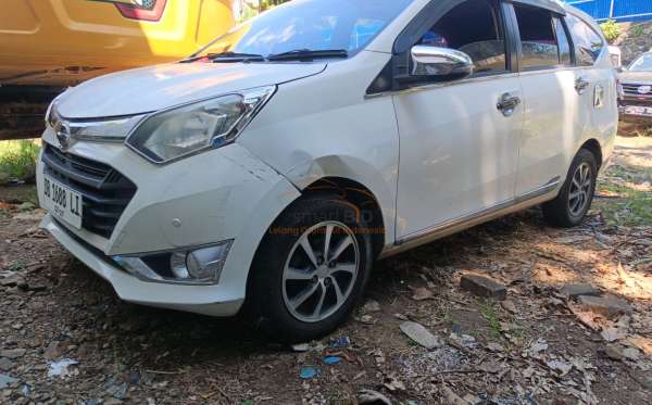 DAIHATSU SIGRA R