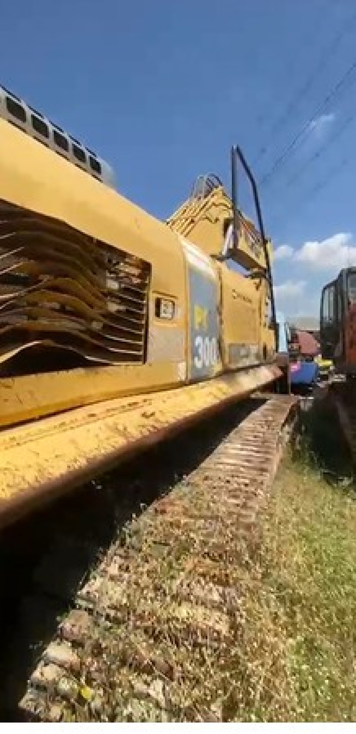 KOMATSU EXCAVATOR