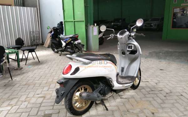 HONDA SCOOPY PRESTIGE