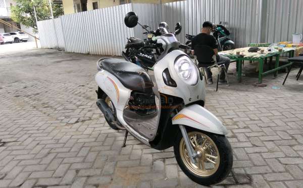 HONDA SCOOPY PRESTIGE