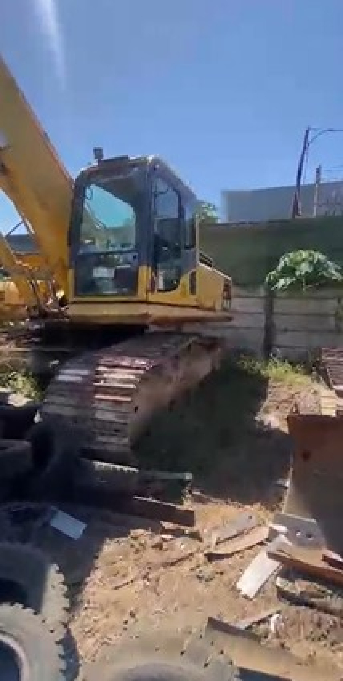 KOMATSU EXCAVATOR