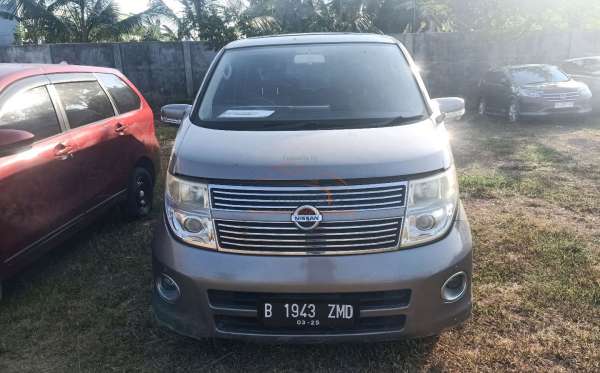 NISSAN Elgrand 2.5