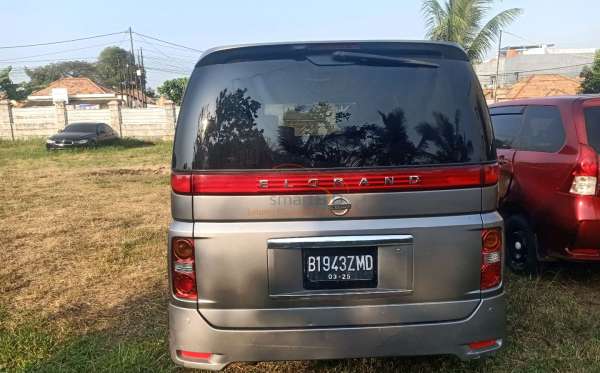 NISSAN Elgrand 2.5