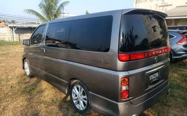 NISSAN Elgrand 2.5