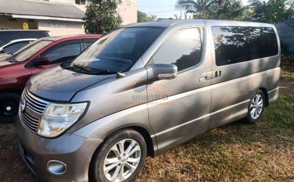 NISSAN Elgrand 2.5