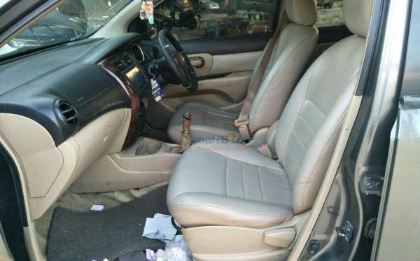 NISSAN  GRAND LIVINA  1.5 SV