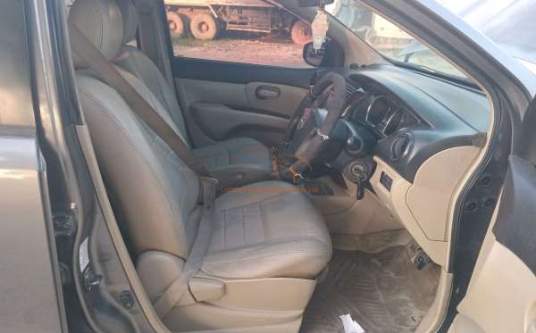 NISSAN  GRAND LIVINA  1.5 SV