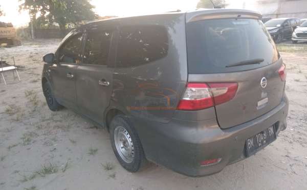 NISSAN  GRAND LIVINA  1.5 SV