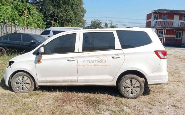 WULING CONFERO