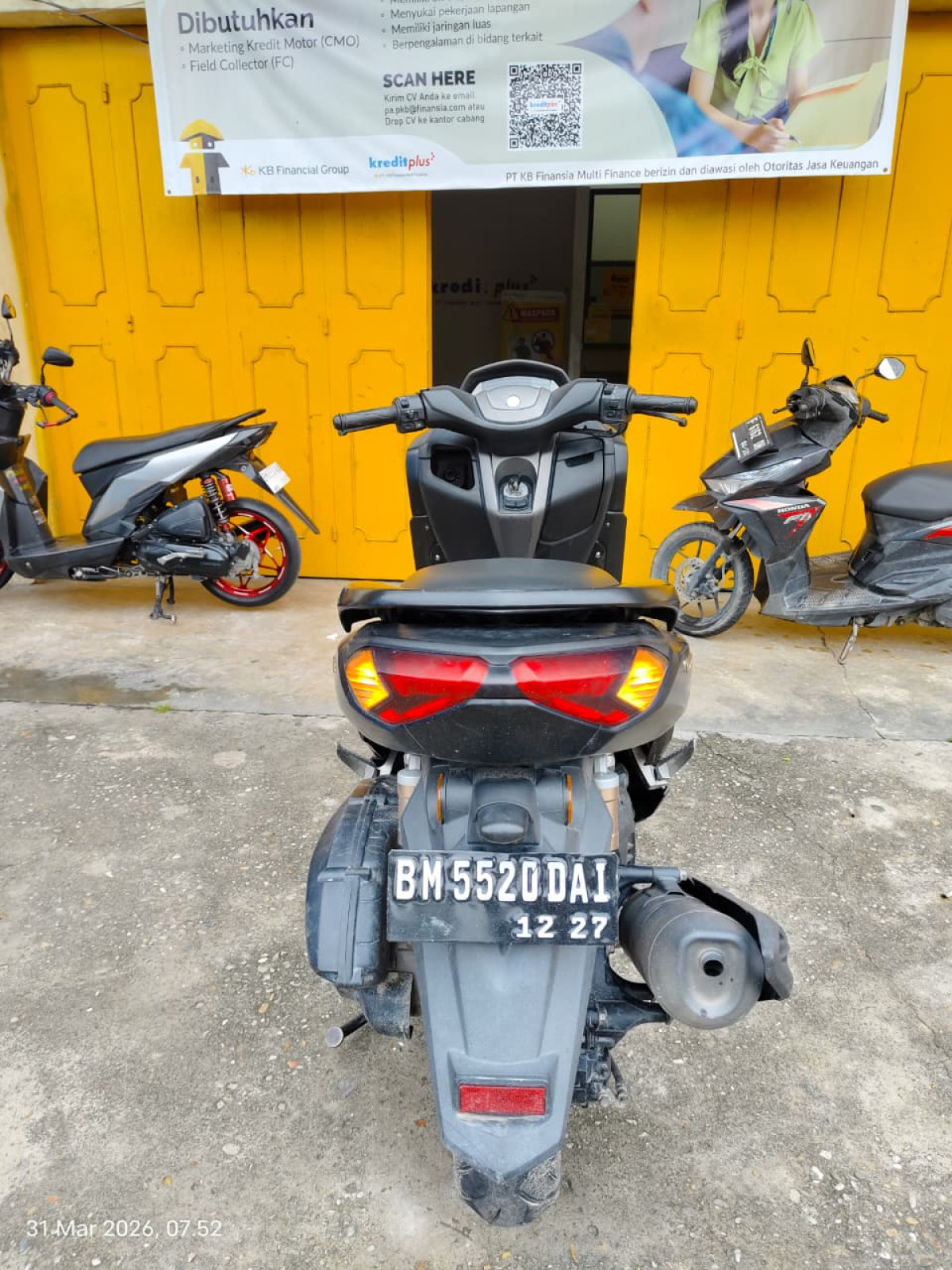 YAMAHA NMAX